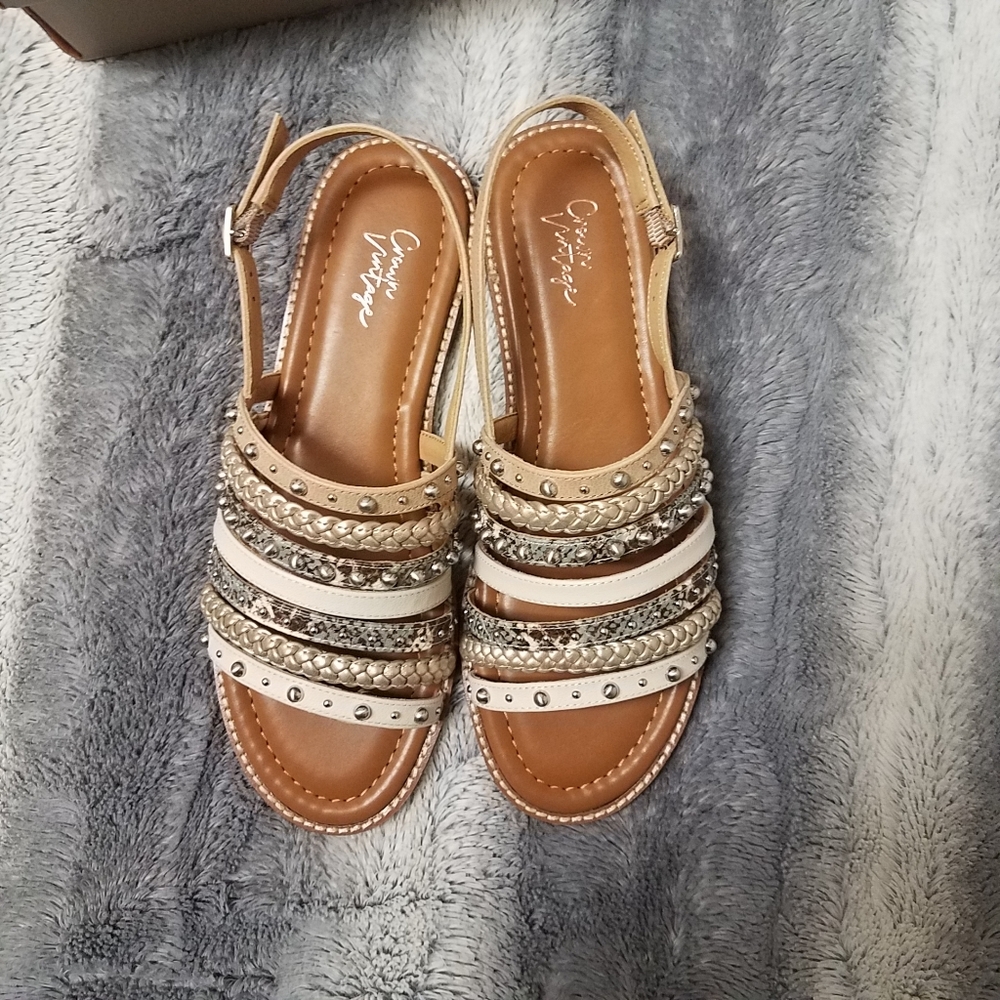 Crown Vintage sandals NWT - Picture 2 of 3